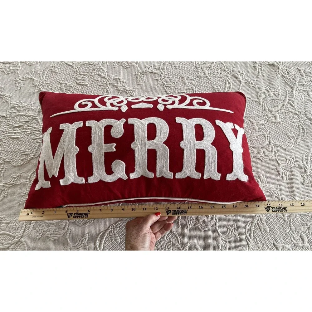ENVOGUE MERRY Rectangle Pillow Decorative Christmas 100% Cotton Feather? Zip